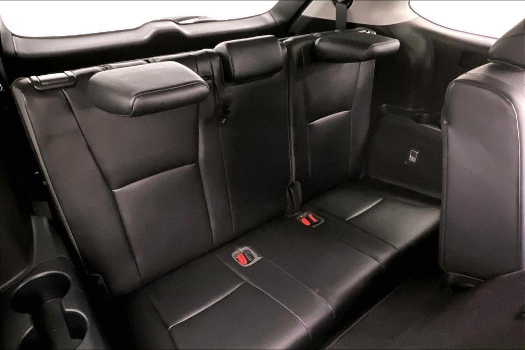 used 2021 Toyota Highlander Hybrid car, priced at $36,000