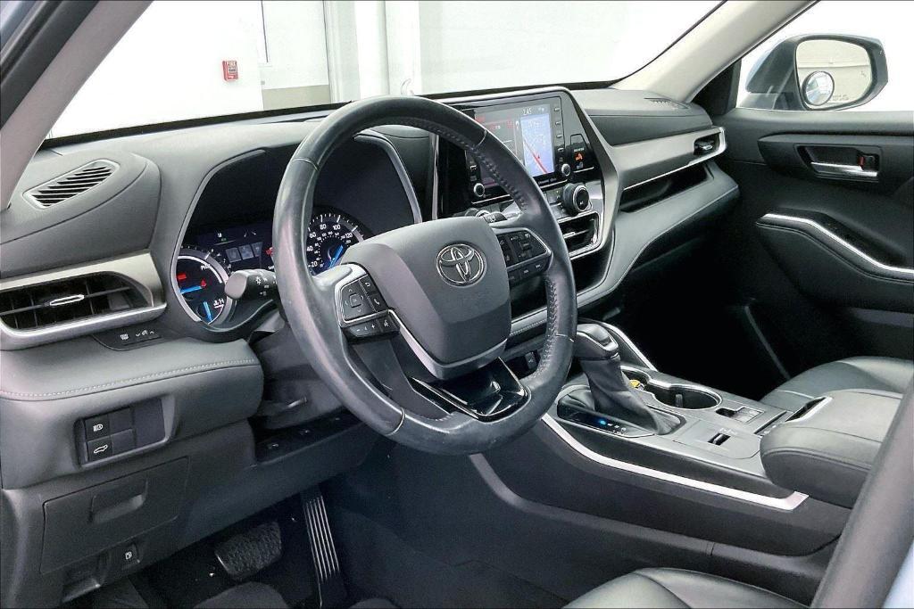 used 2021 Toyota Highlander Hybrid car, priced at $36,000