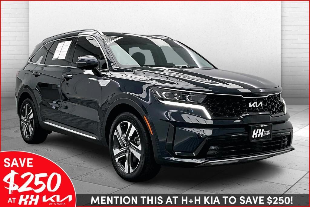 used 2023 Kia Sorento Plug-In Hybrid car, priced at $35,000