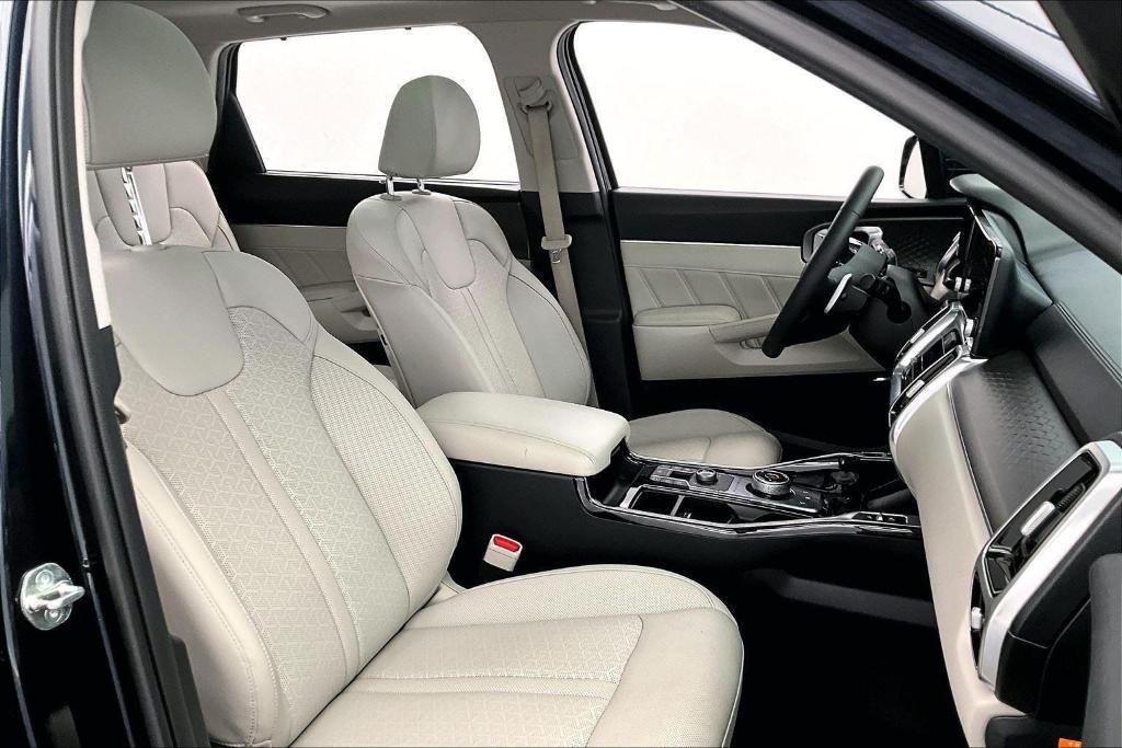 used 2023 Kia Sorento Plug-In Hybrid car, priced at $38,000
