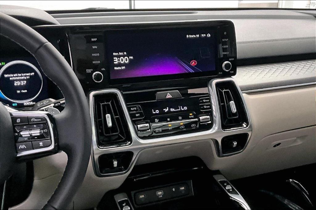 used 2023 Kia Sorento Plug-In Hybrid car, priced at $38,000