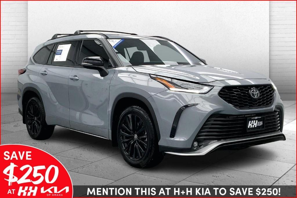 used 2025 Toyota Highlander car, priced at $50,000