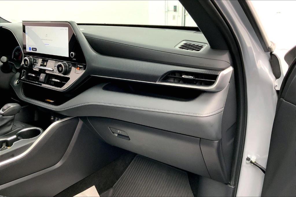used 2025 Toyota Highlander car, priced at $50,000