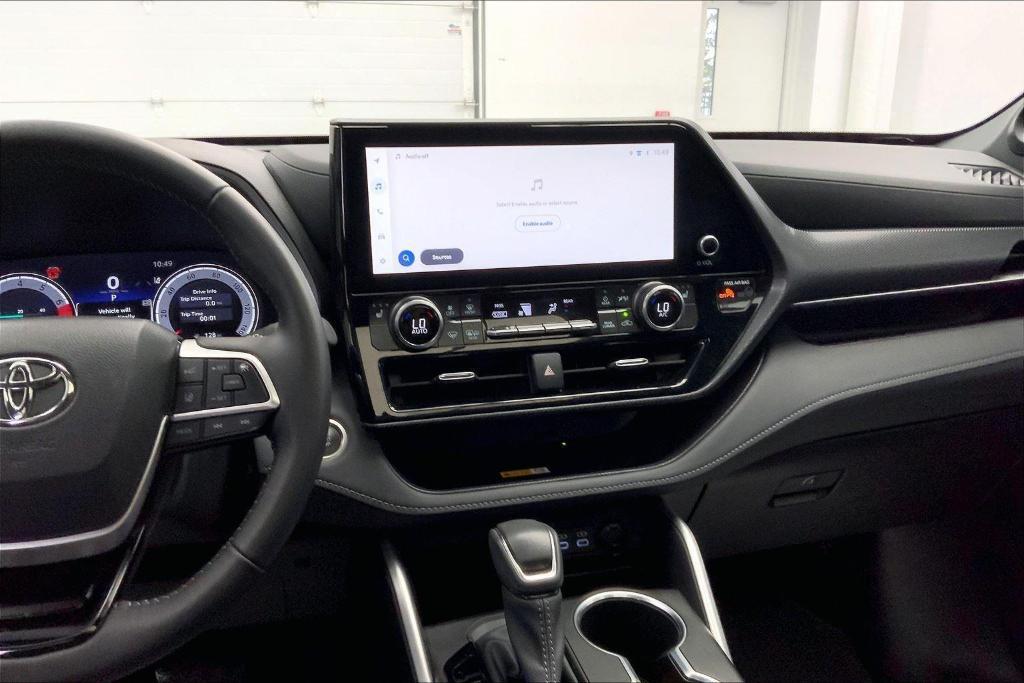 used 2025 Toyota Highlander car, priced at $50,000