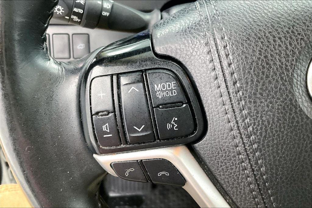 used 2019 Toyota Highlander car, priced at $26,359