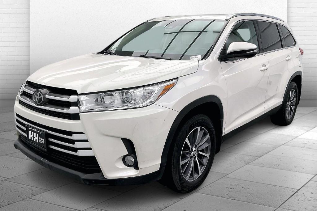 used 2019 Toyota Highlander car, priced at $26,359