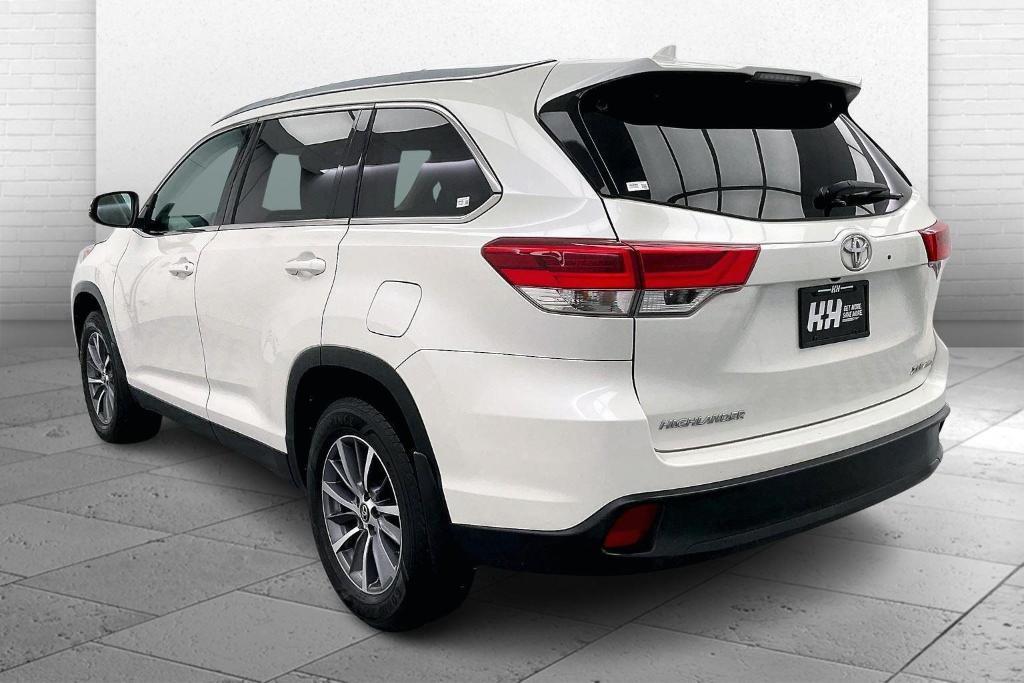 used 2019 Toyota Highlander car, priced at $26,359