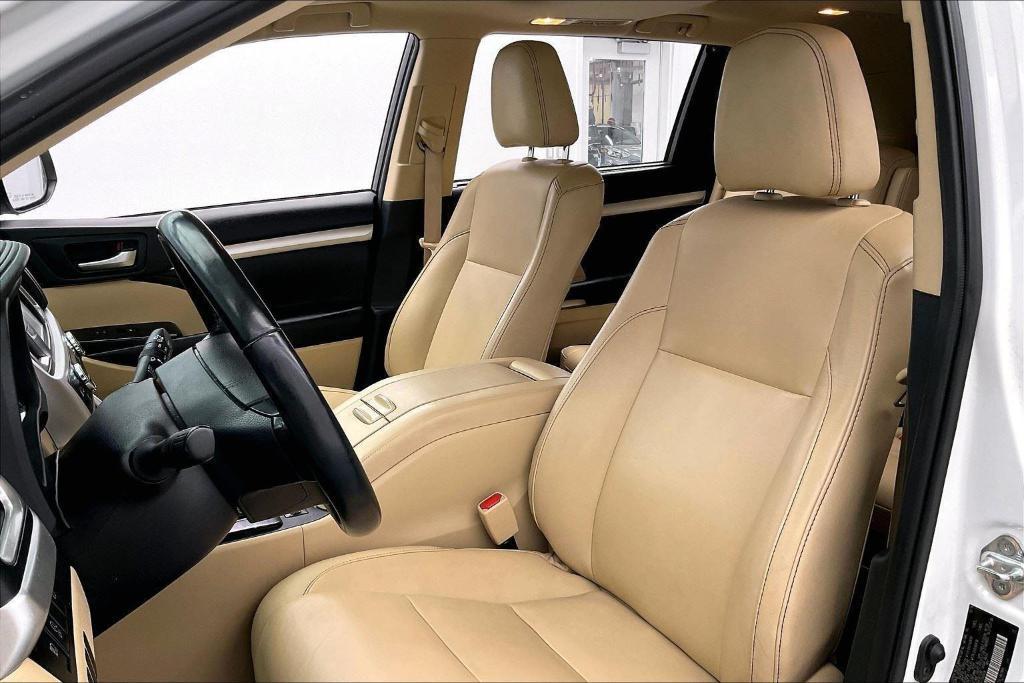 used 2019 Toyota Highlander car, priced at $26,359