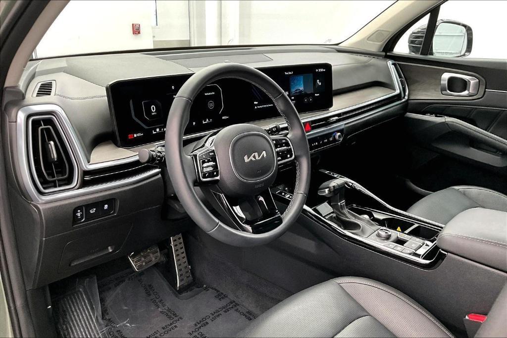 used 2025 Kia Sorento car, priced at $38,500