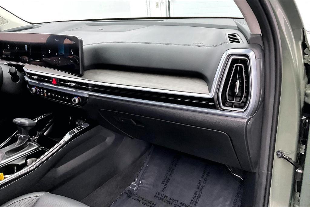 used 2025 Kia Sorento car, priced at $38,500