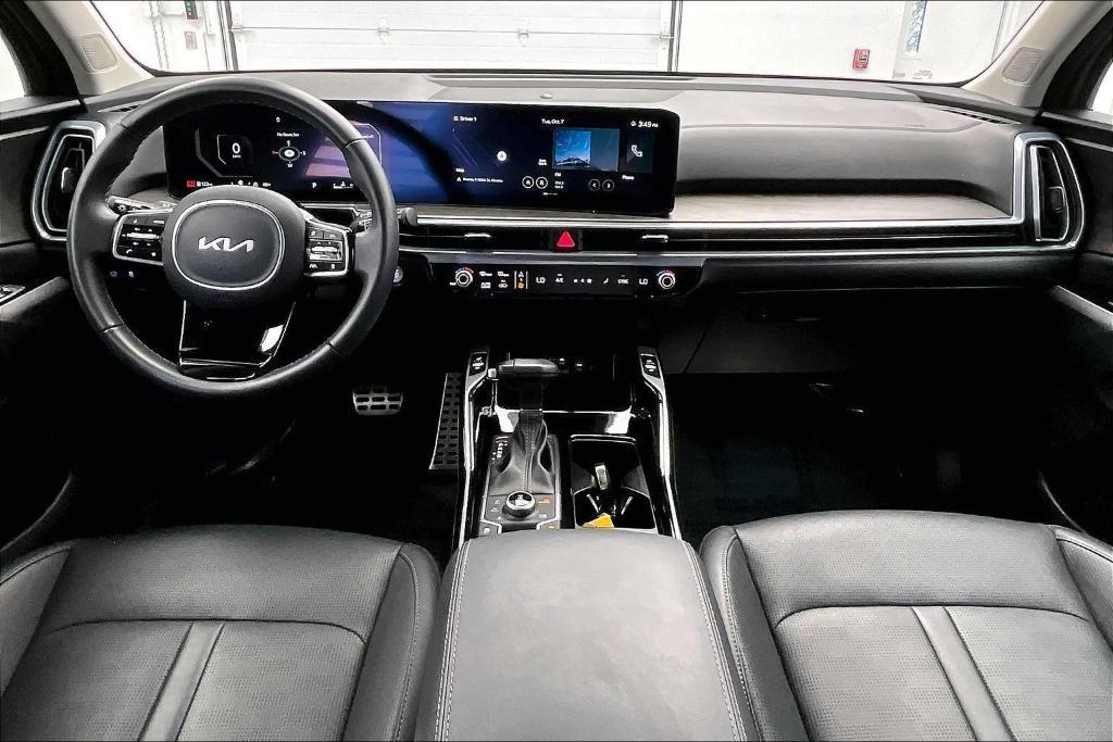 used 2025 Kia Sorento car, priced at $38,500