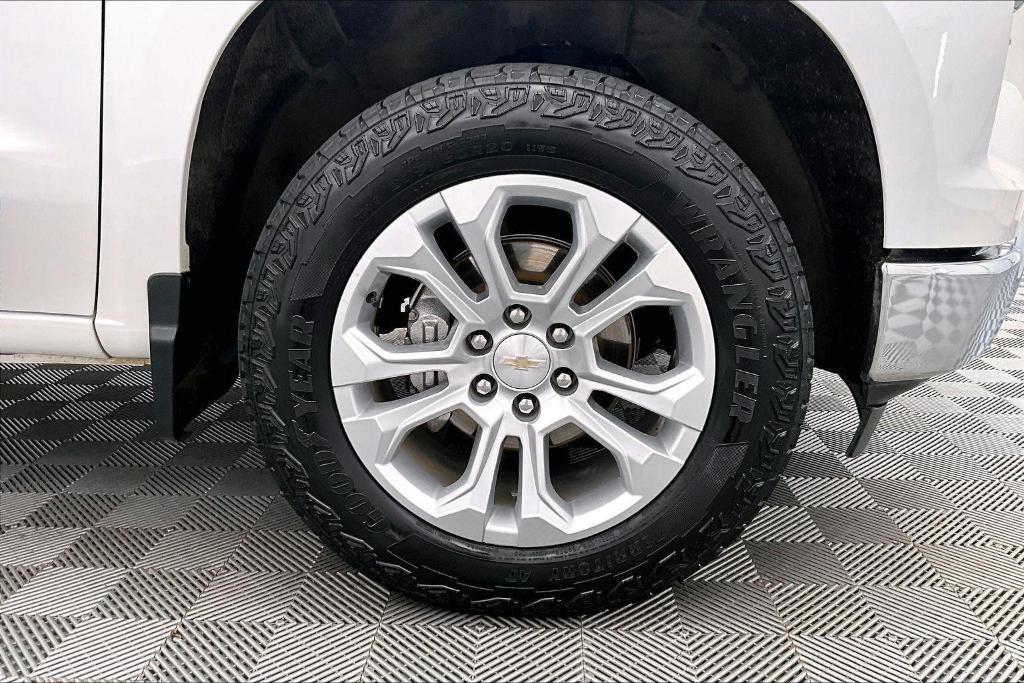 used 2024 Chevrolet Silverado 1500 car, priced at $41,495