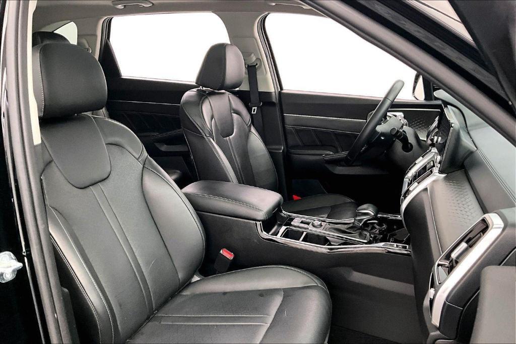 used 2023 Kia Sorento car, priced at $33,500