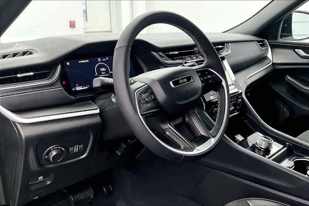 used 2025 Jeep Grand Cherokee car, priced at $36,768