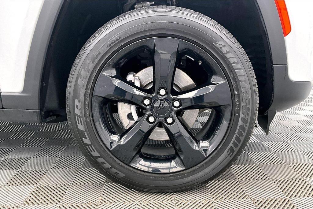 used 2025 Jeep Grand Cherokee car, priced at $36,768