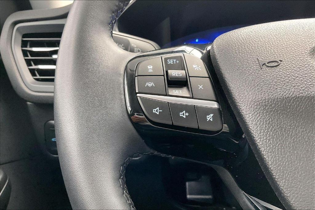 used 2022 Ford Escape car, priced at $21,306