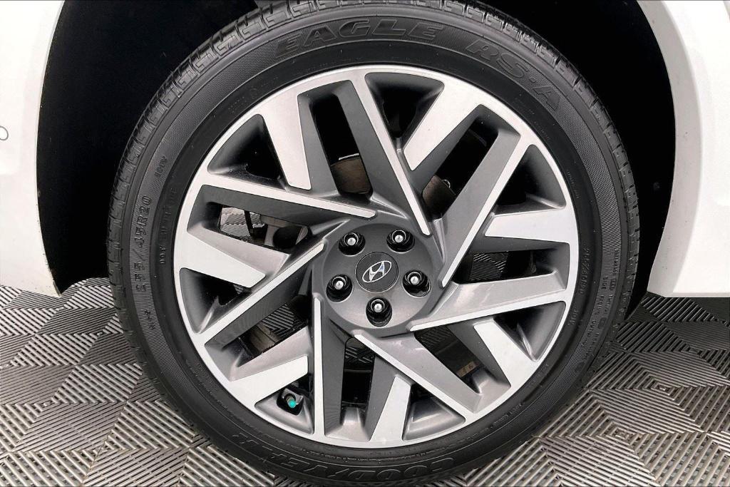 used 2022 Hyundai Santa Fe car, priced at $28,995