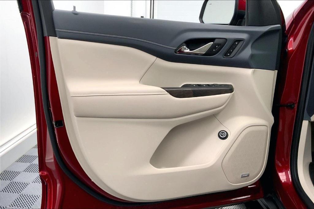 used 2023 GMC Acadia car, priced at $41,644