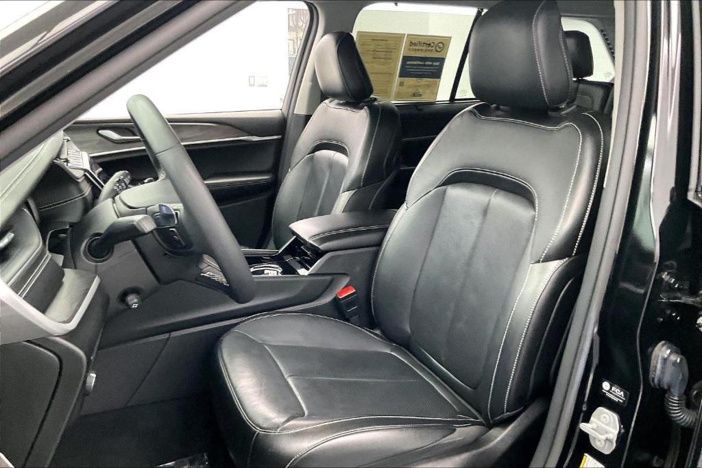 used 2023 Jeep Grand Cherokee car, priced at $33,400