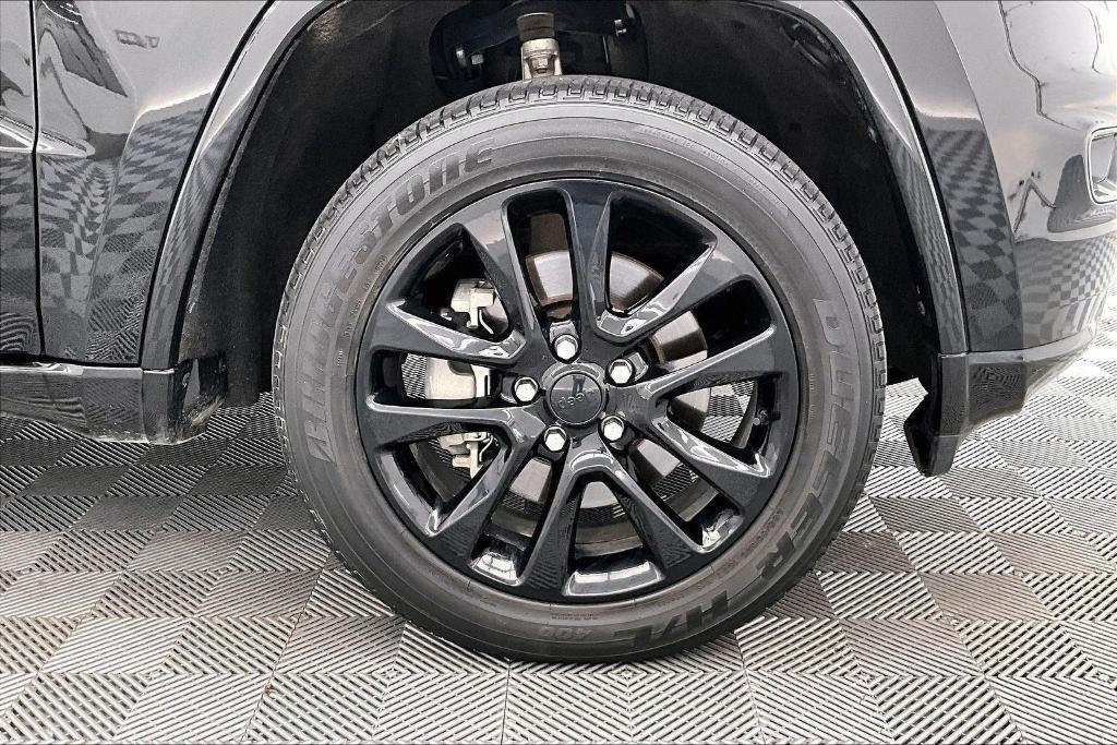 used 2021 Jeep Grand Cherokee car, priced at $27,438