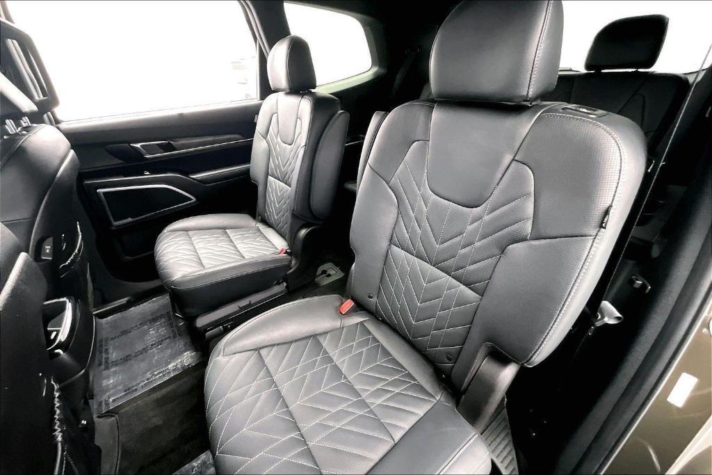 used 2024 Kia Telluride car, priced at $44,000