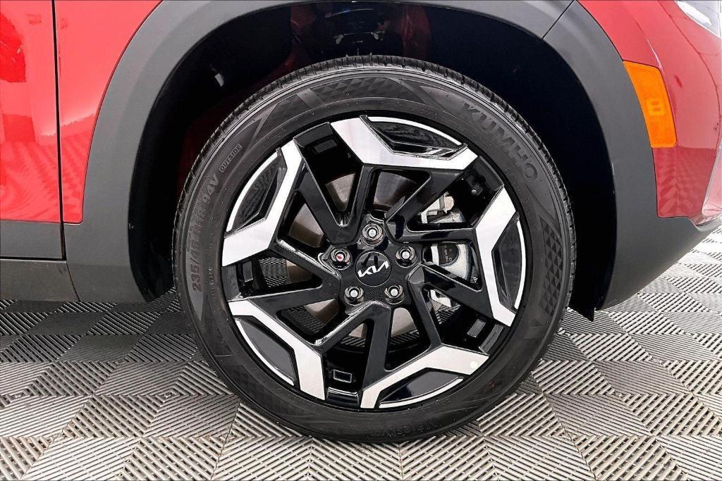 used 2025 Kia Seltos car, priced at $29,000