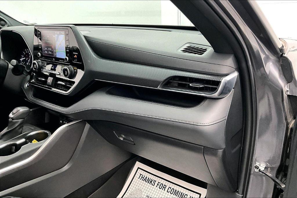 used 2021 Toyota Highlander car, priced at $32,000
