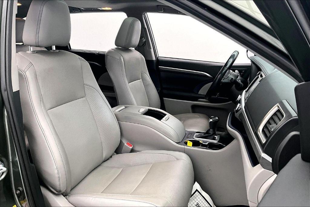 used 2019 Toyota Highlander car, priced at $27,000