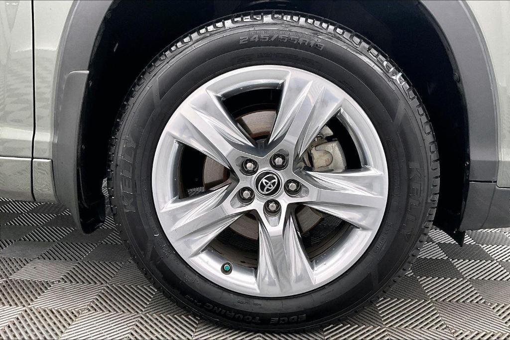 used 2019 Toyota Highlander car, priced at $27,000