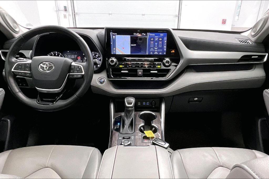used 2022 Toyota Highlander car, priced at $37,000