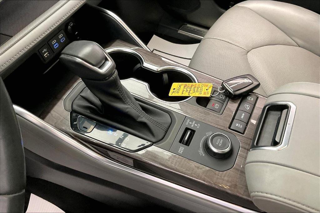used 2022 Toyota Highlander car, priced at $37,000