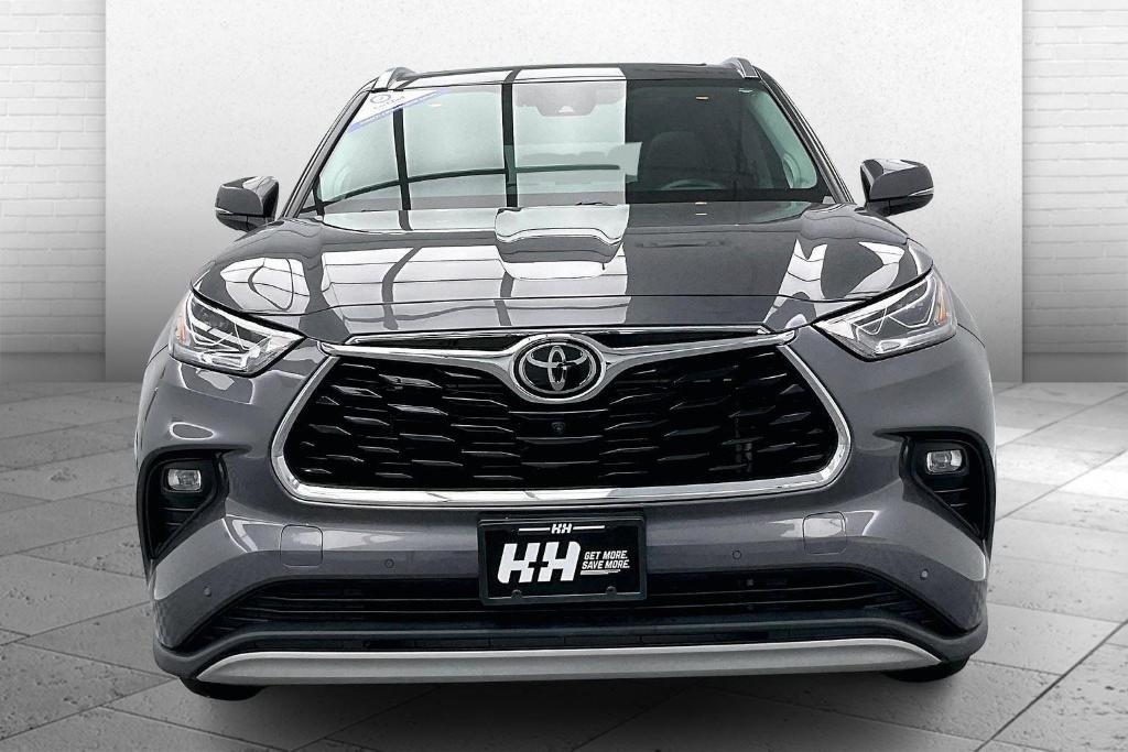 used 2022 Toyota Highlander car, priced at $37,000