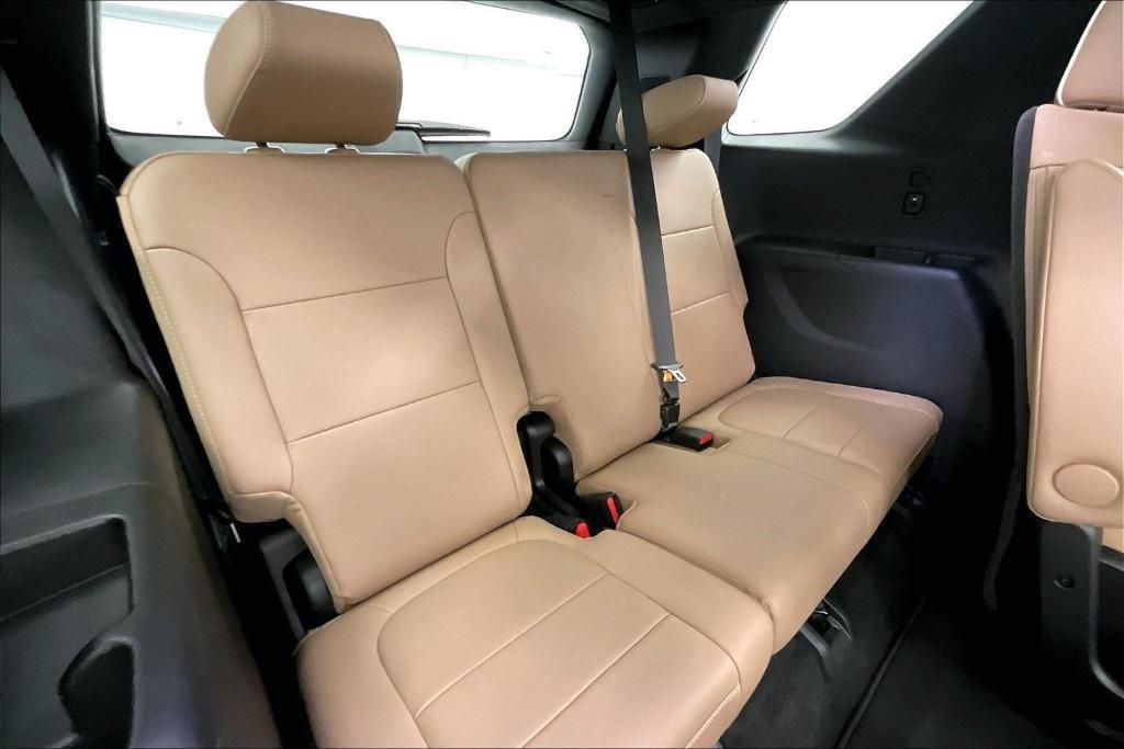 used 2023 Chevrolet Traverse car, priced at $41,995