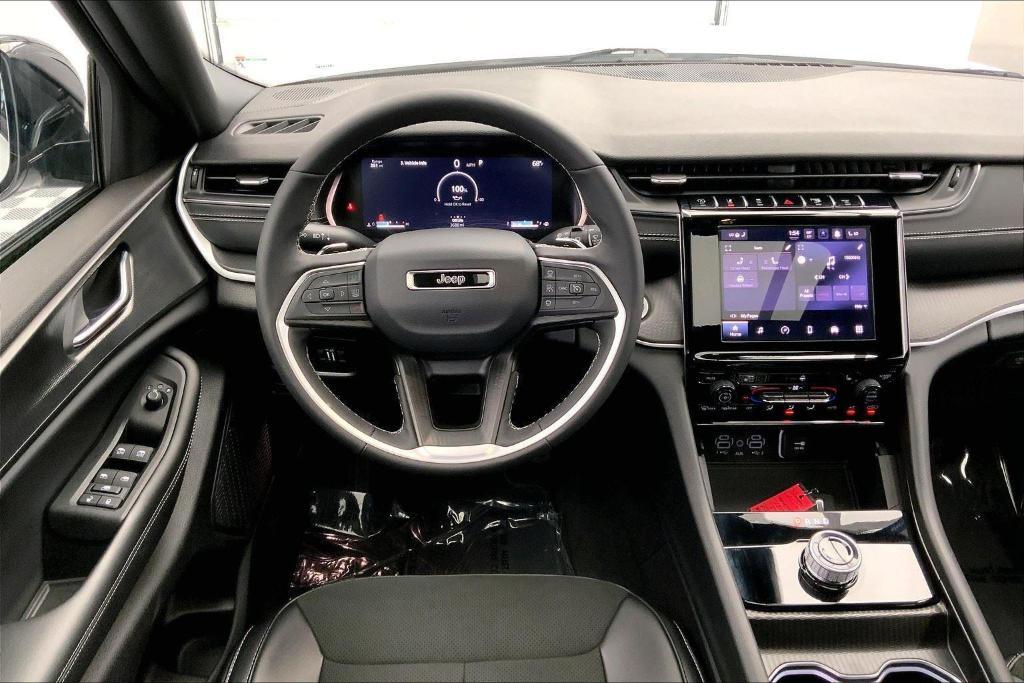 used 2025 Jeep Grand Cherokee car, priced at $37,588