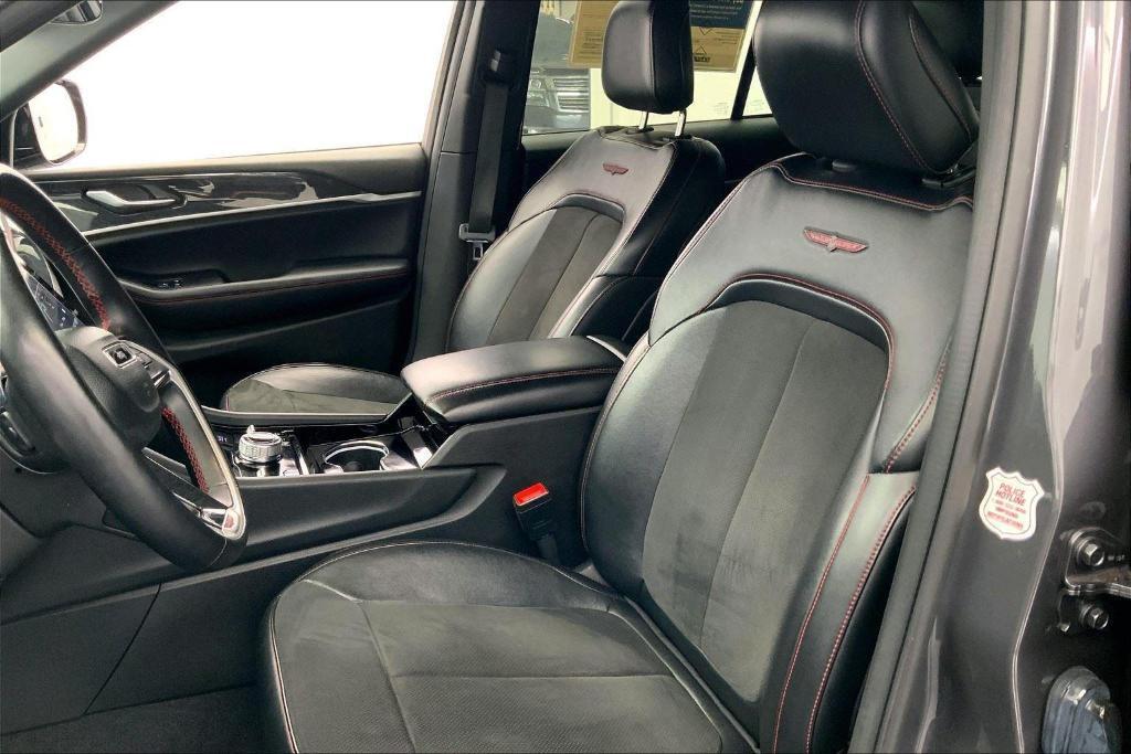 used 2022 Jeep Grand Cherokee car, priced at $33,000