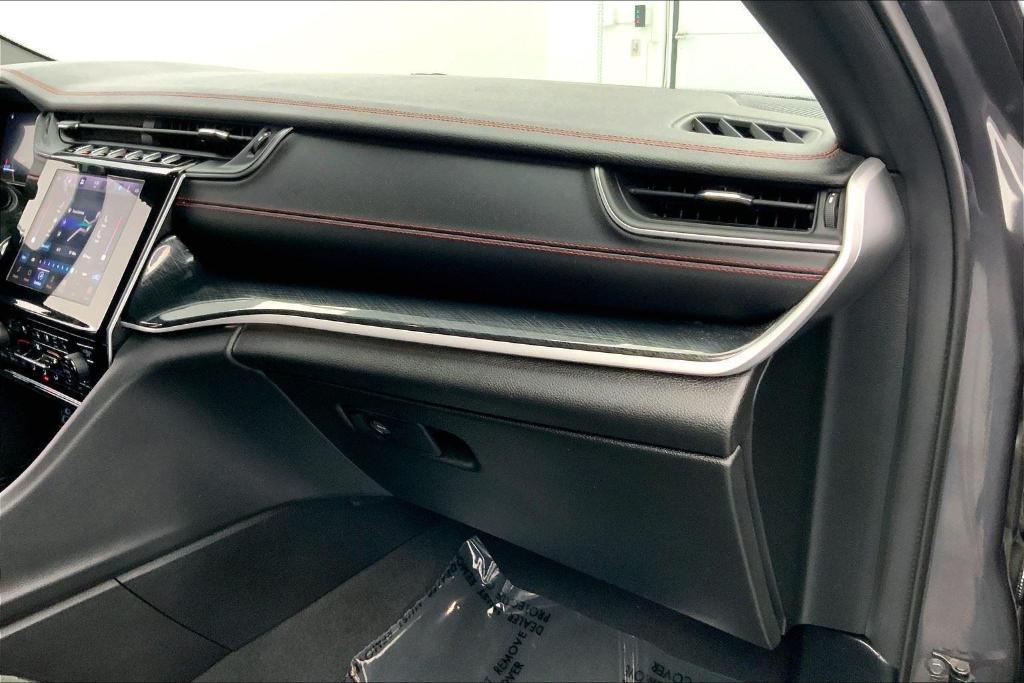 used 2022 Jeep Grand Cherokee car, priced at $33,000