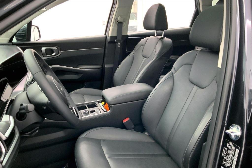 used 2025 Kia Sorento car, priced at $36,500