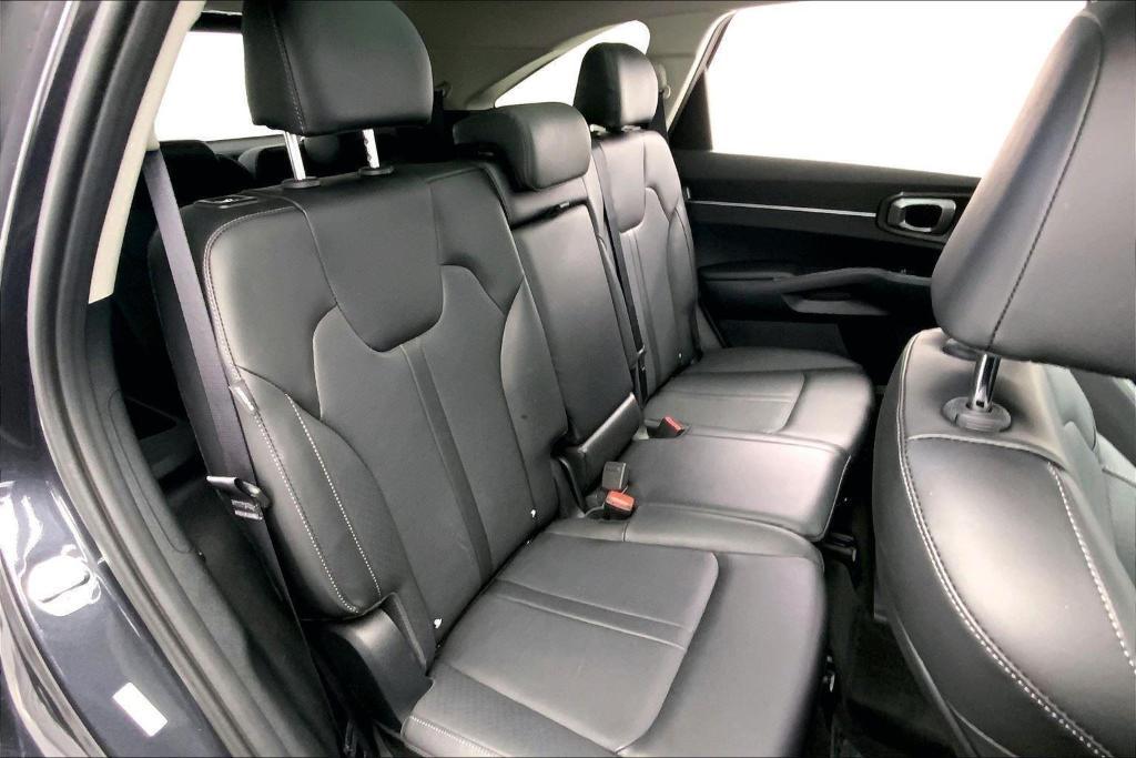 used 2025 Kia Sorento car, priced at $36,500