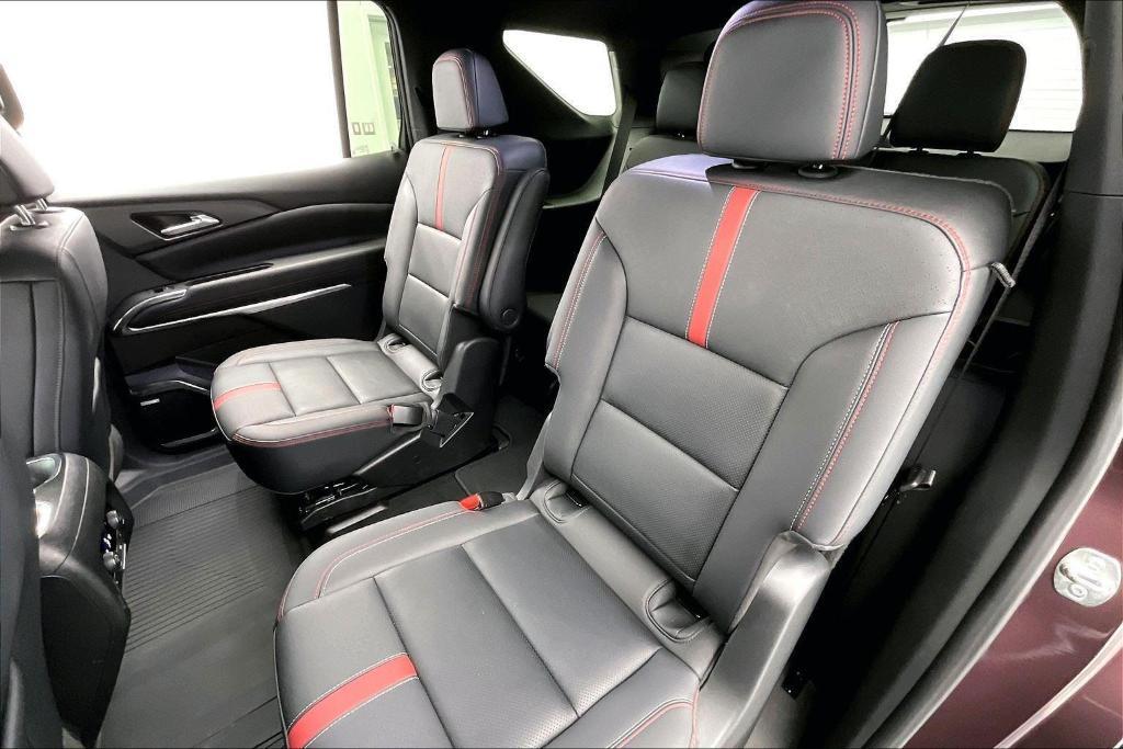 used 2024 Chevrolet Traverse car, priced at $53,290