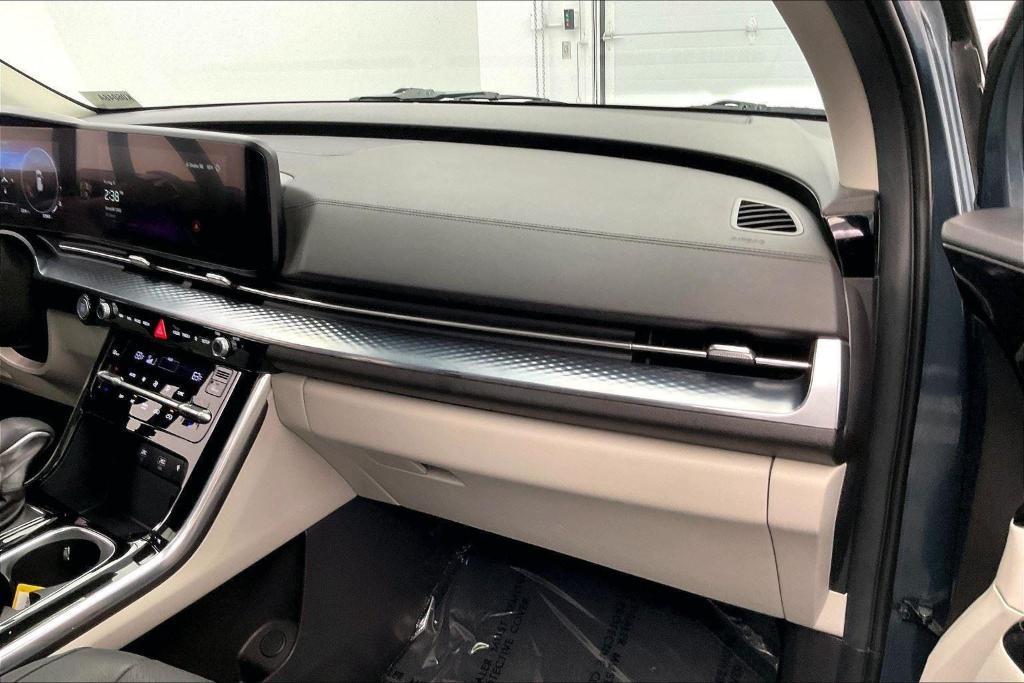 used 2024 Kia Carnival car, priced at $41,500