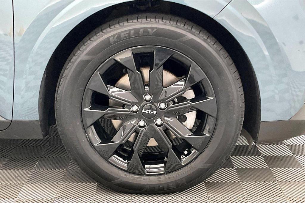 used 2024 Kia Carnival car, priced at $41,500