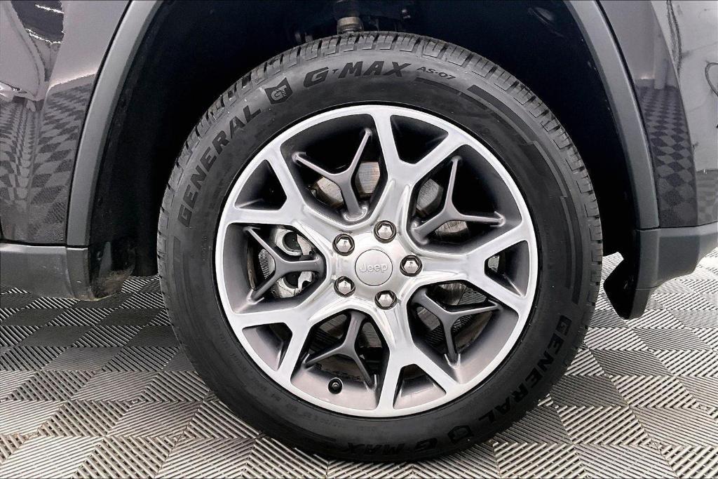 used 2021 Jeep Grand Cherokee car, priced at $19,995