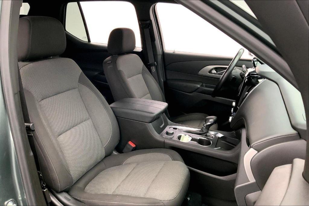 used 2022 Chevrolet Traverse car, priced at $31,699