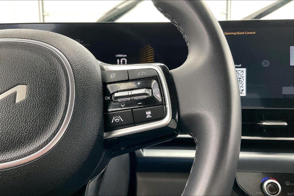 used 2025 Kia Carnival car, priced at $38,000