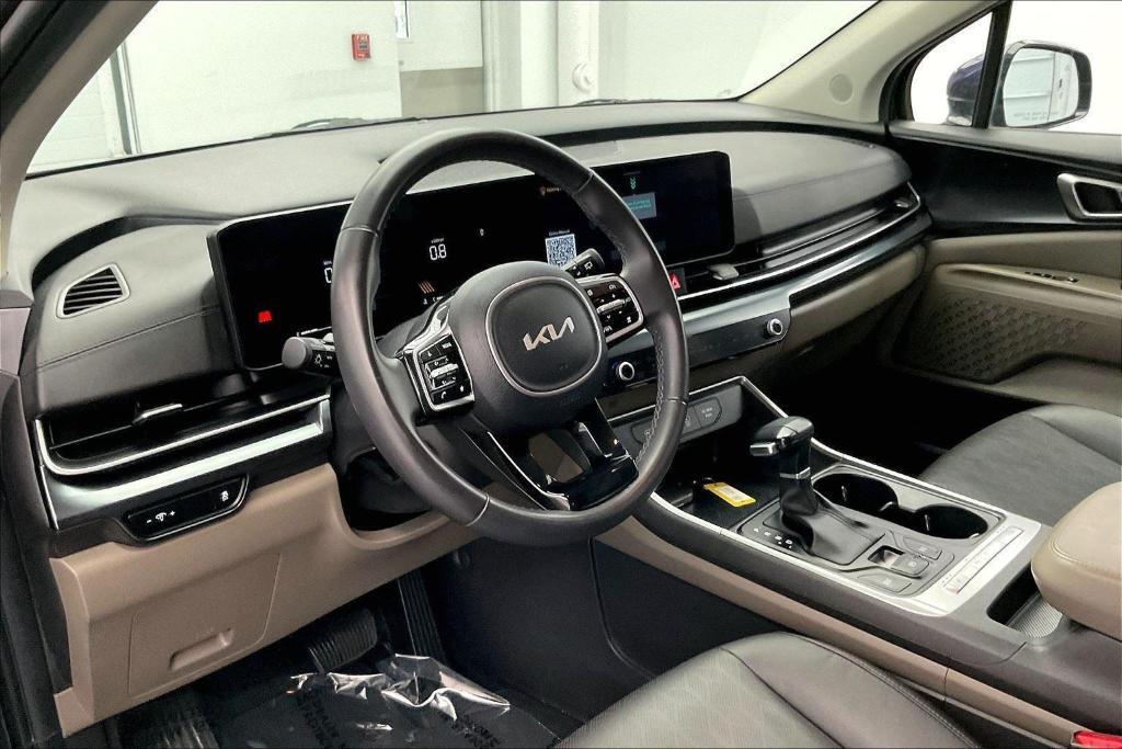 used 2025 Kia Carnival car, priced at $38,000