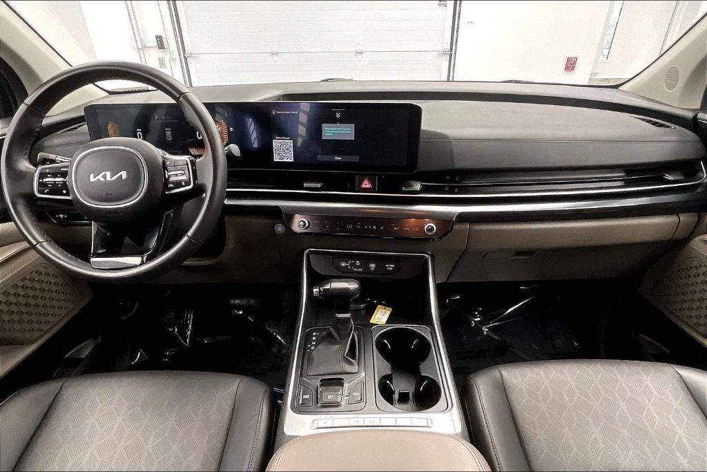used 2025 Kia Carnival car, priced at $38,000