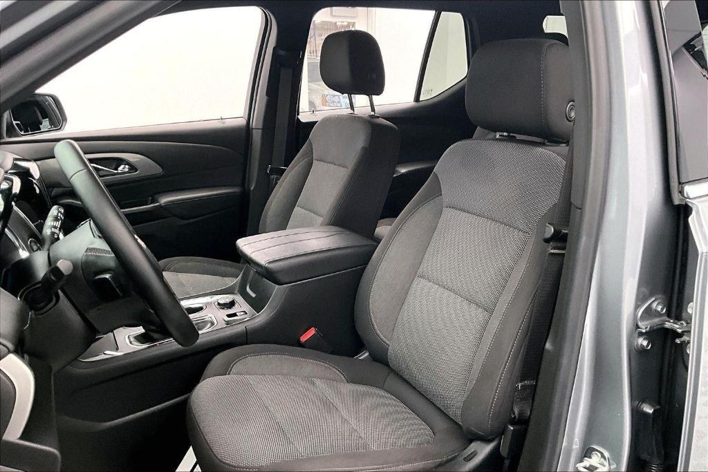 used 2023 Chevrolet Traverse car, priced at $31,995