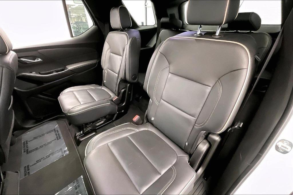 used 2023 Chevrolet Traverse car, priced at $39,888