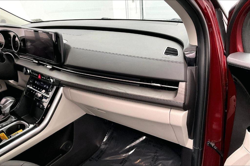 used 2024 Kia Carnival car, priced at $35,000