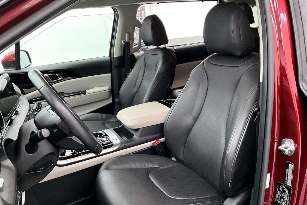 used 2024 Kia Carnival car, priced at $35,000